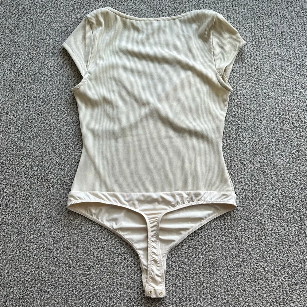 Beige Cap Sleeve Bodysuit - Picture 4 of 4
